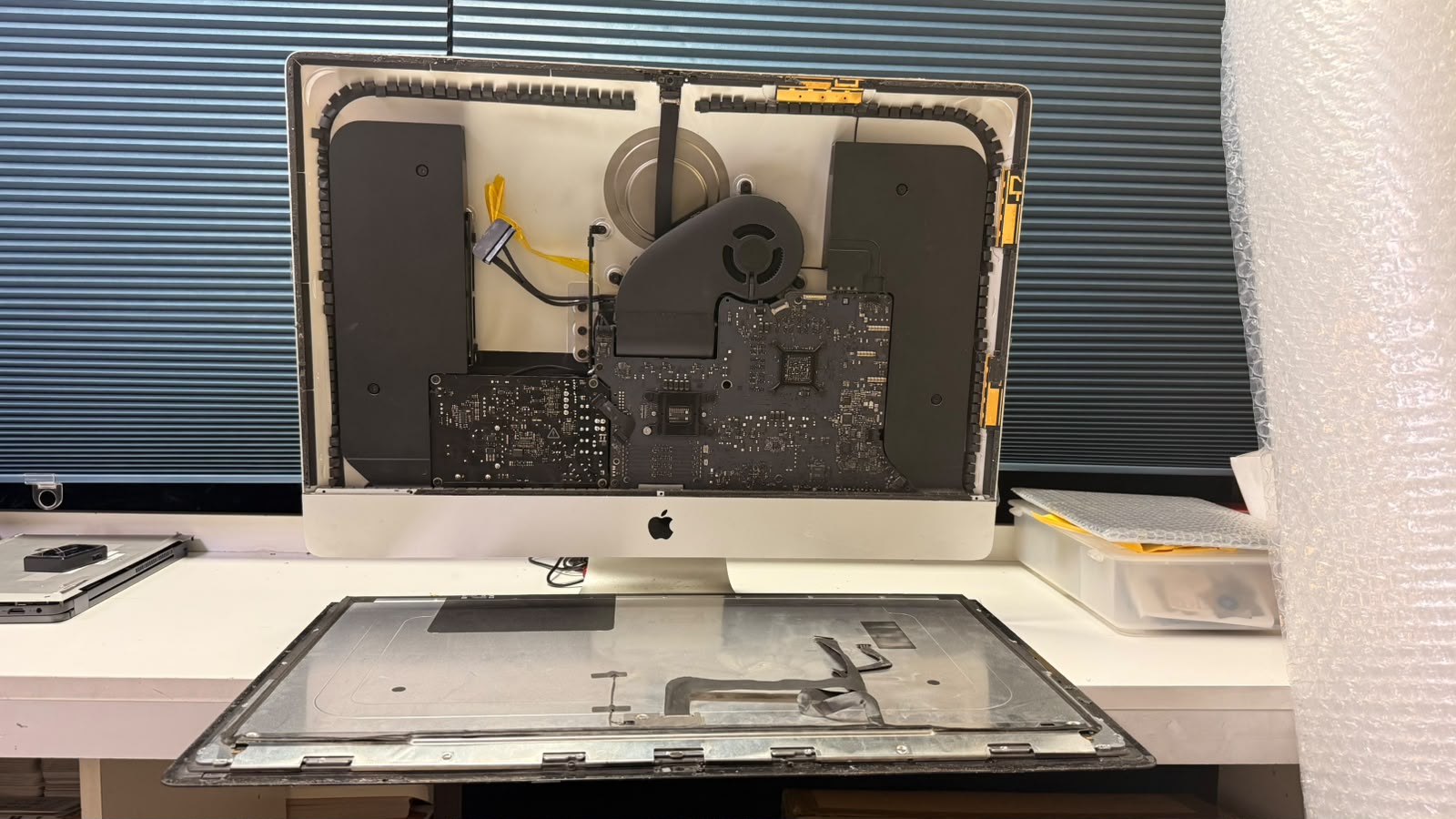 iMac Internal Repair in Dubai 
