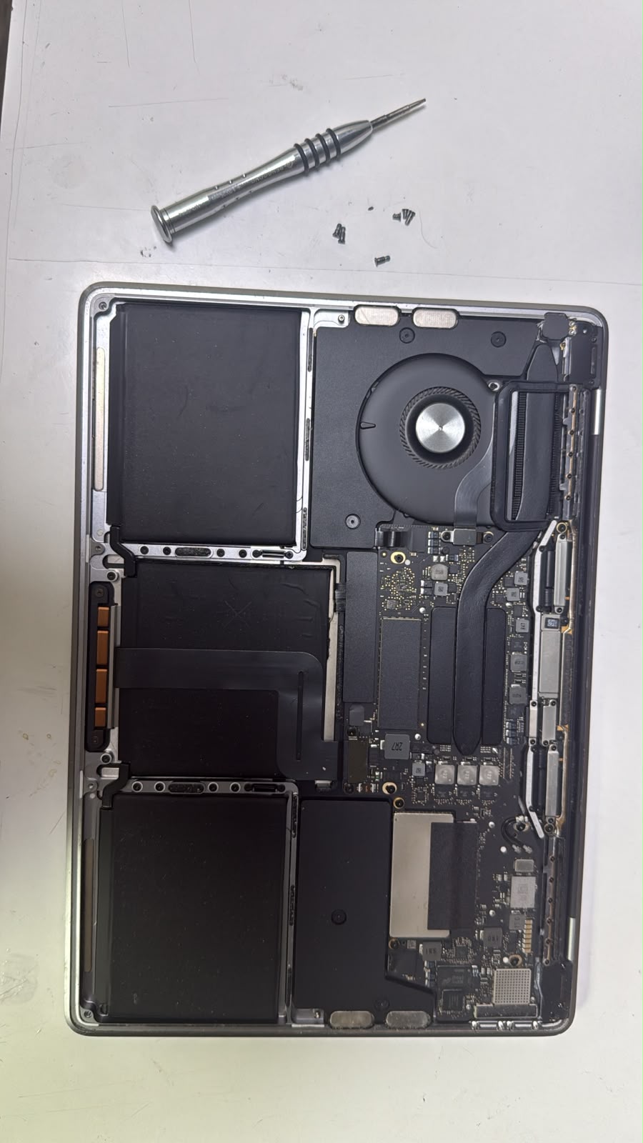  best MacBook internal repair in Dubai 
