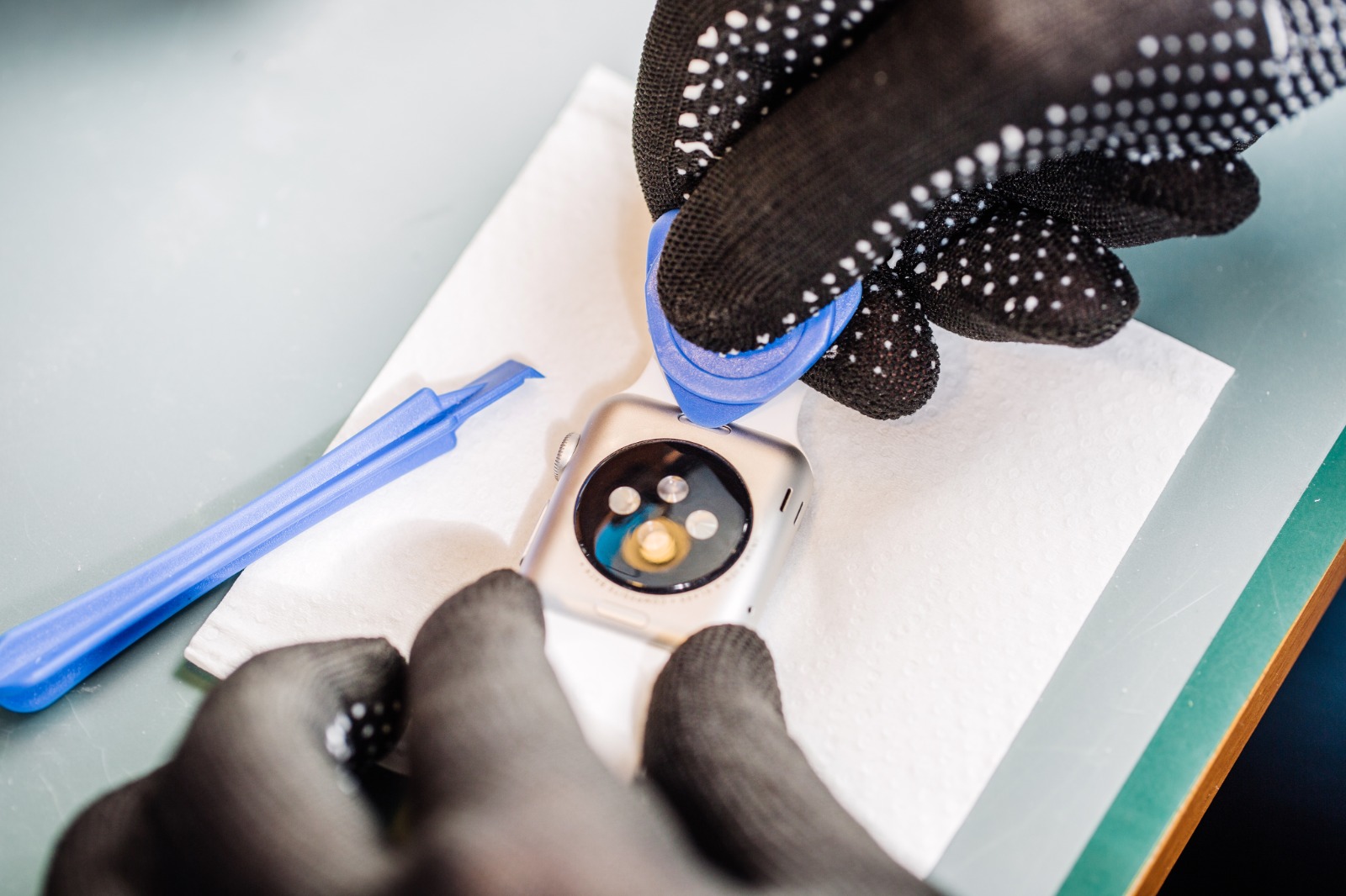 Apple Watch repair service in Dubai